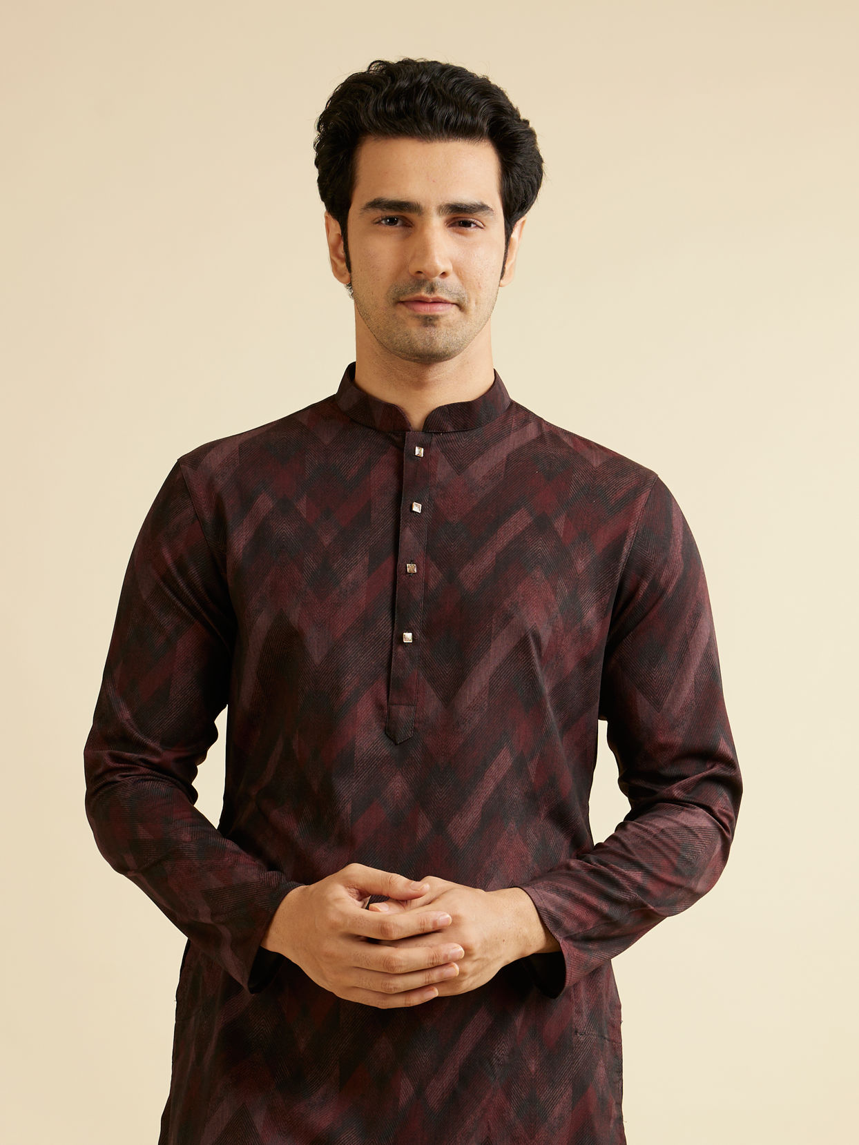 alt message - Manyavar Men Dark Maroon Chevron Patterned Kurta image number 0