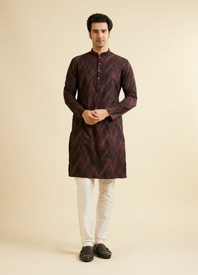 alt message - Manyavar Men Dark Maroon Chevron Patterned Kurta image number 2