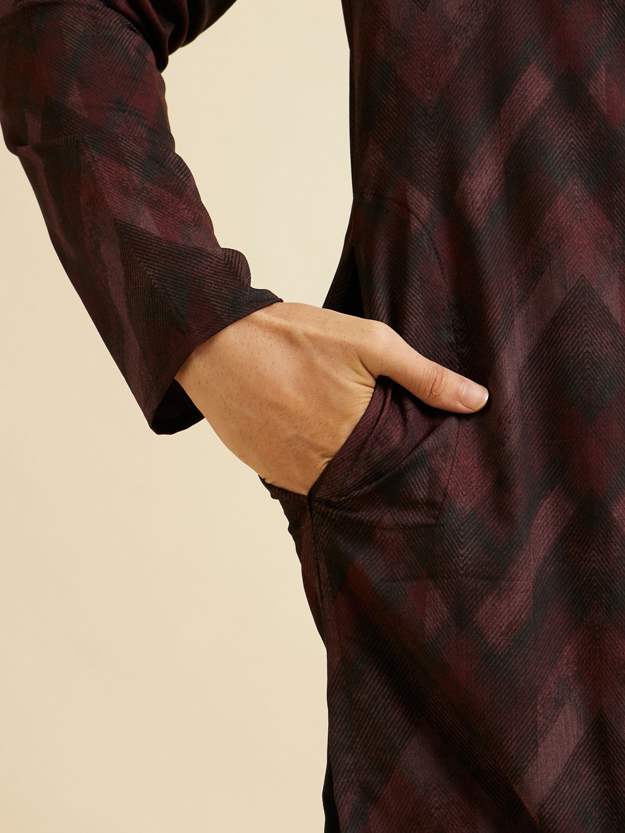 Manyavar Men Dark Maroon Chevron Patterned Kurta