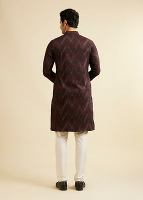 alt message - Manyavar Men Dark Maroon Chevron Patterned Kurta image number 4