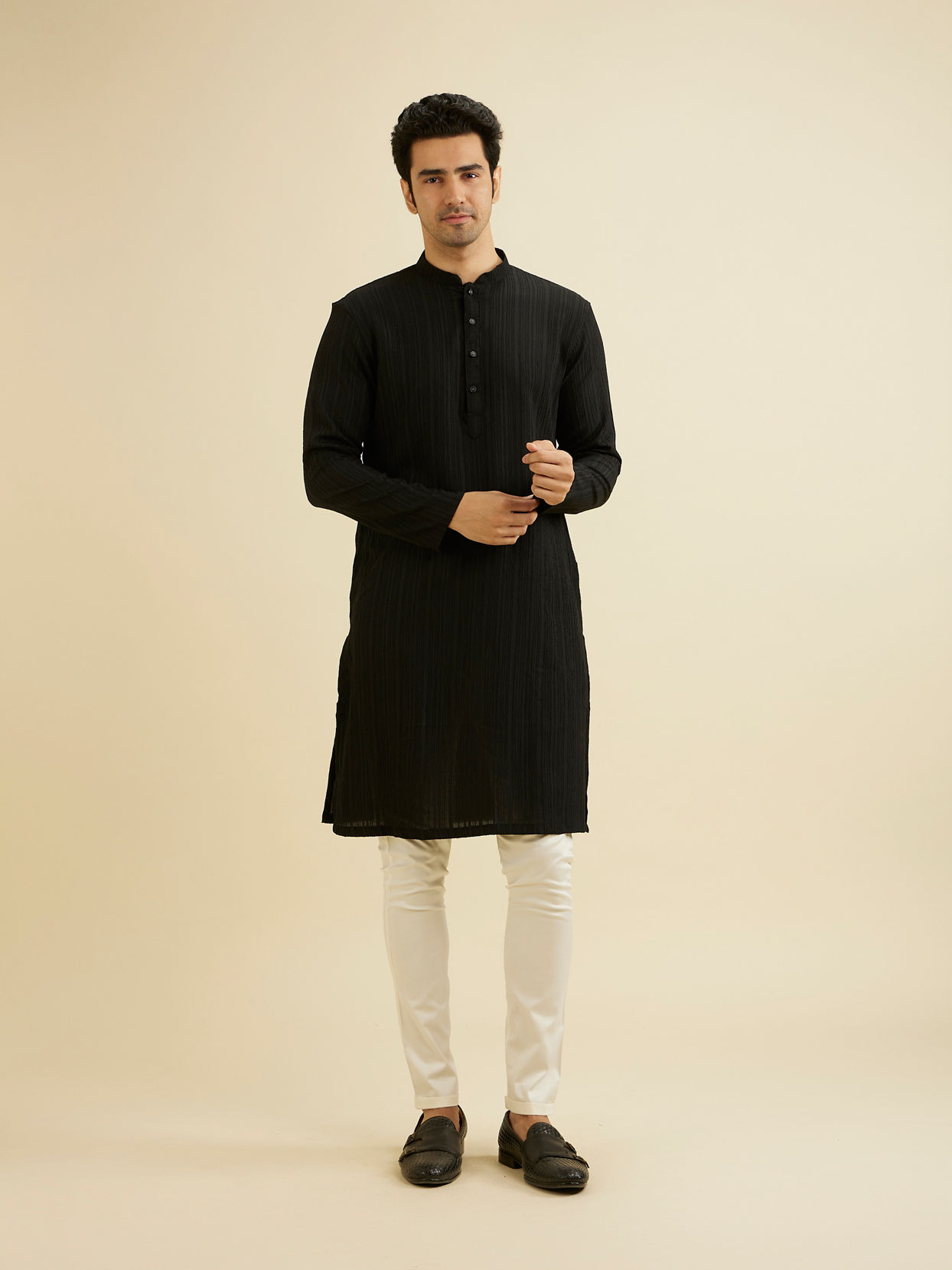 Manyavar Men Midnight Black Self Striped Texture Kurta image number 2