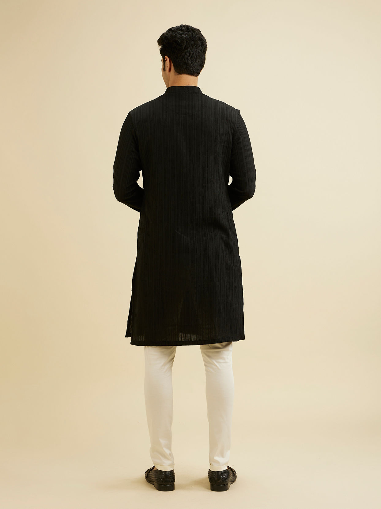 Manyavar Men Midnight Black Self Striped Texture Kurta image number 4