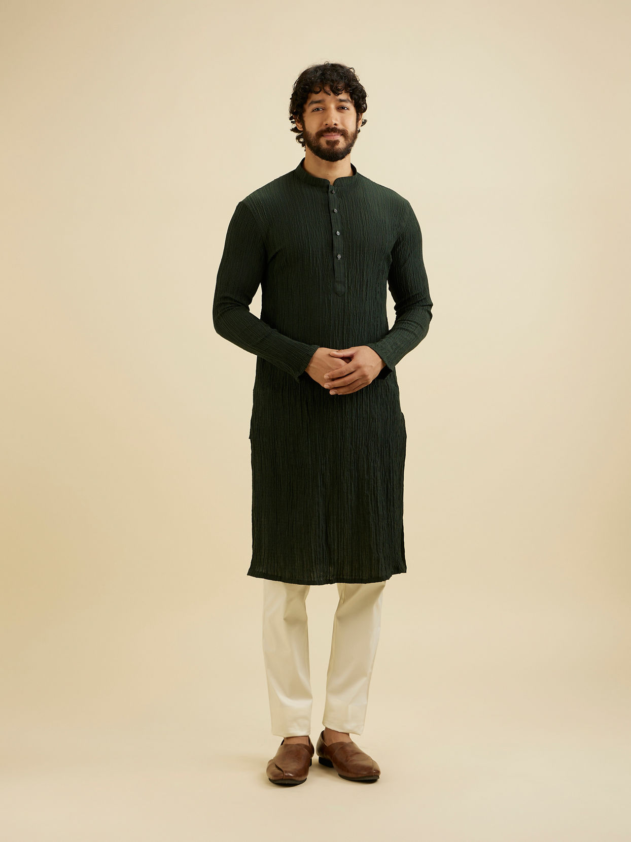 Manyavar Men Bottle Green Self Striped Texture Kurta image number 2