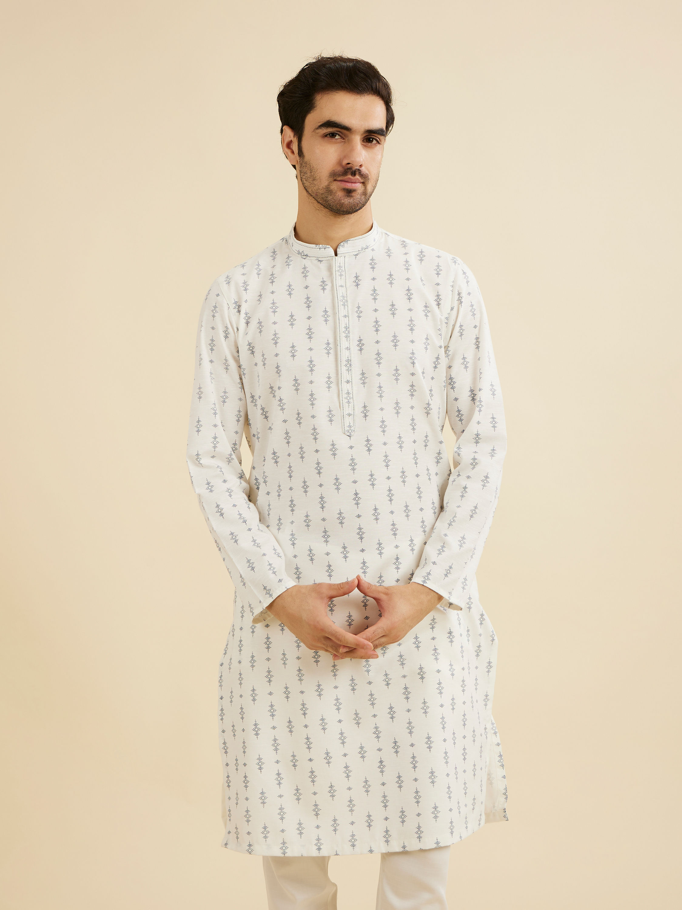 Manyavar Men Snow White Buta Patterned Kurta