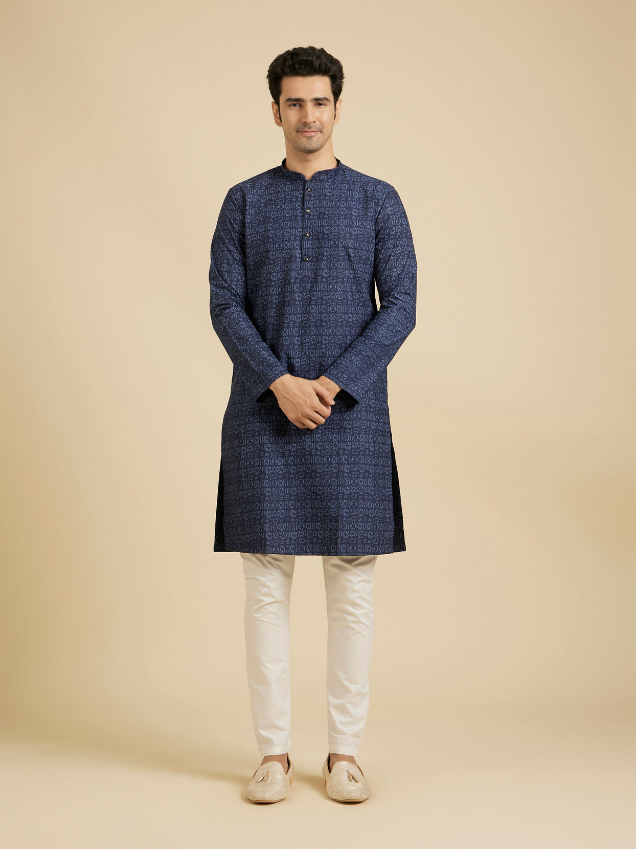 Manyavar Men Navy Blue Aztec Printed Kurta image number 2