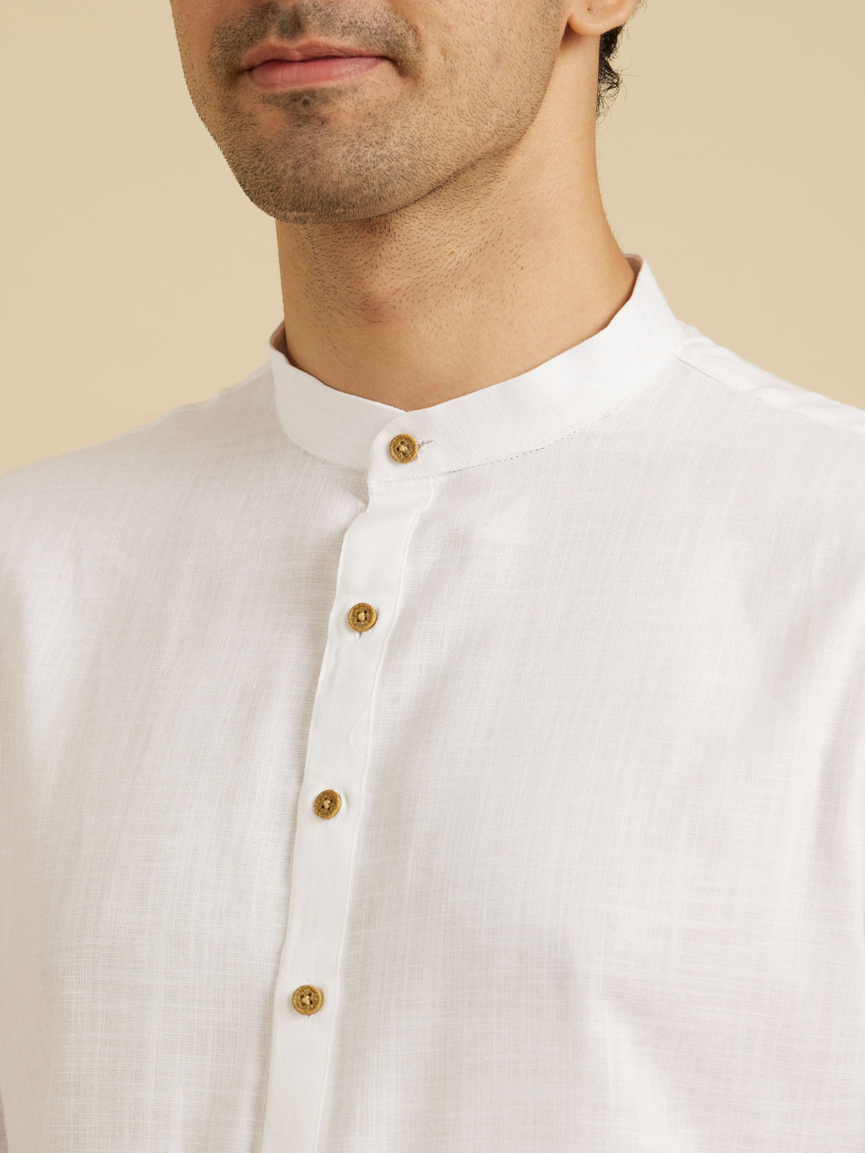 Manyavar Men Glimmering White Cotton Kurta image number 1