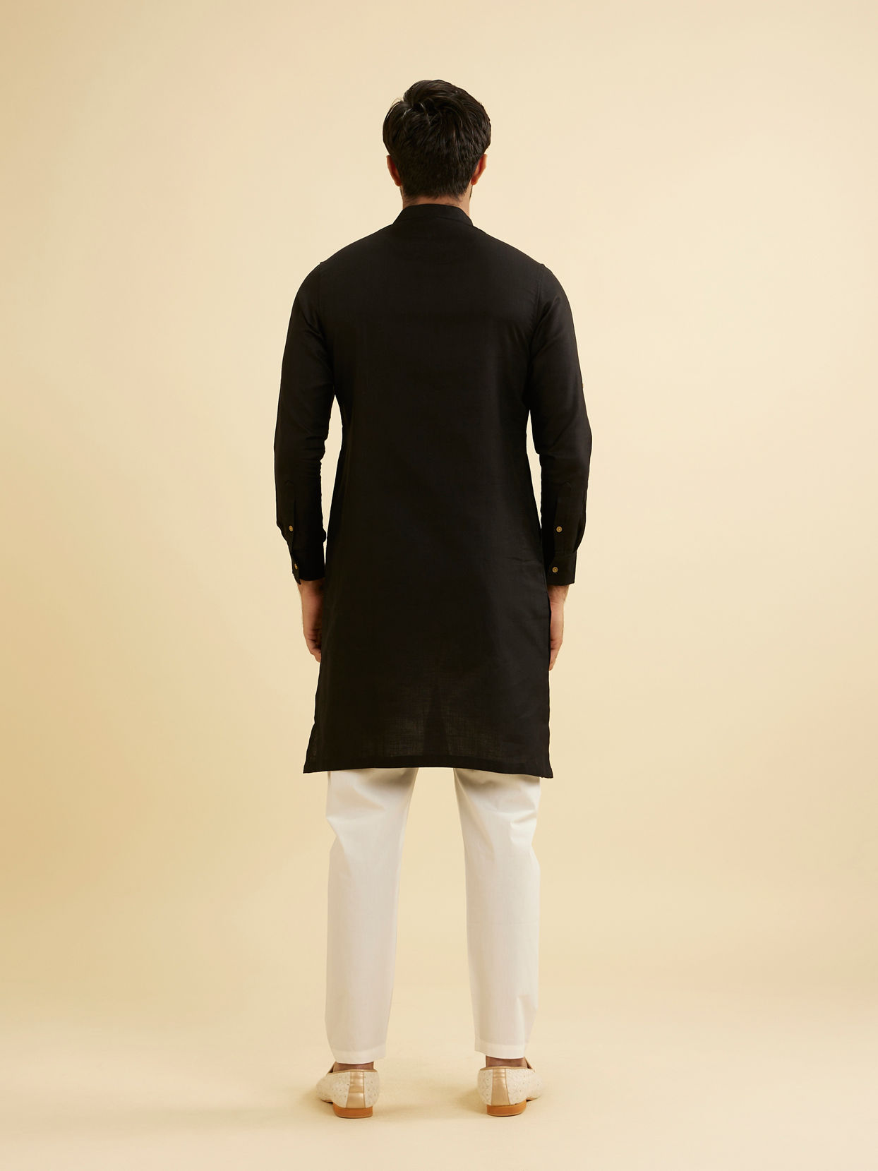 Manyavar Men Black Elegance Kurta image number 4