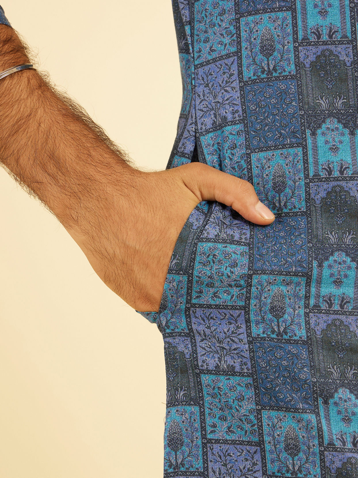Manyavar Men Blue Radiance Cotton Kurta