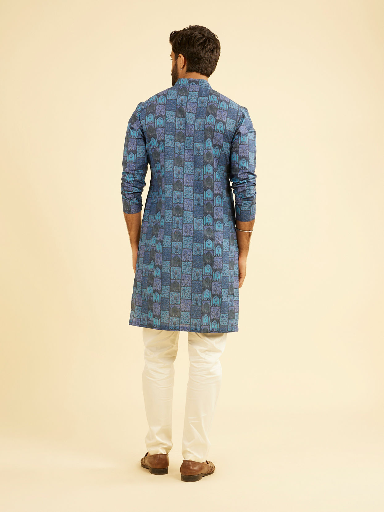 Manyavar Men Blue Radiance Cotton Kurta