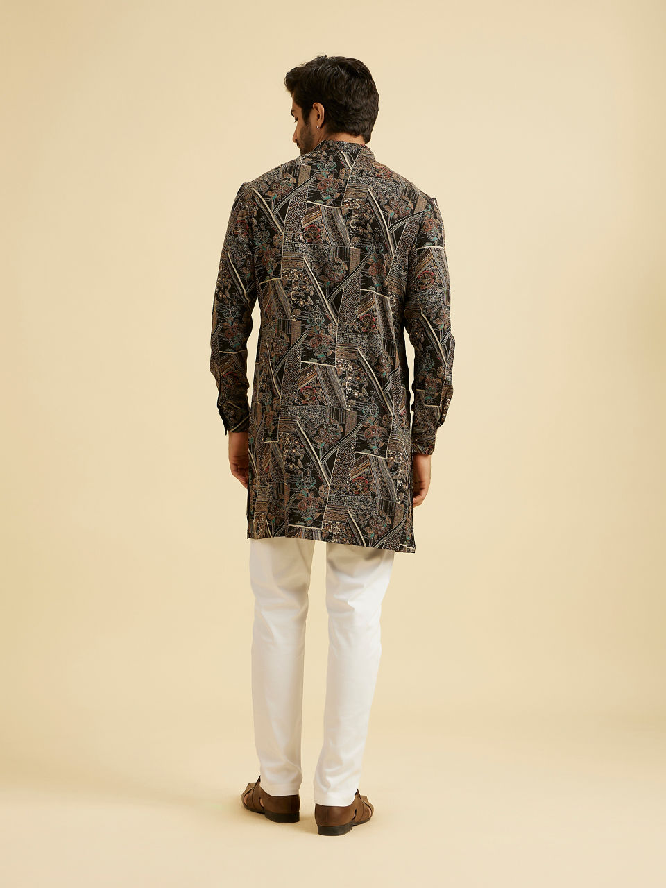 Manyavar Men Black Spandex Elegance Kurta