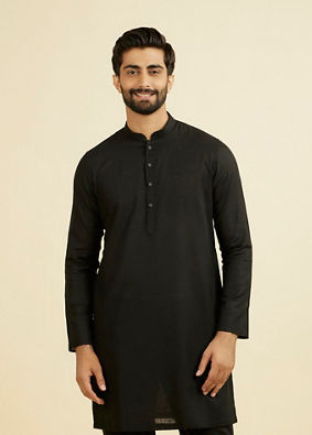 Manyavar Men Elegant Black Linen Kurta