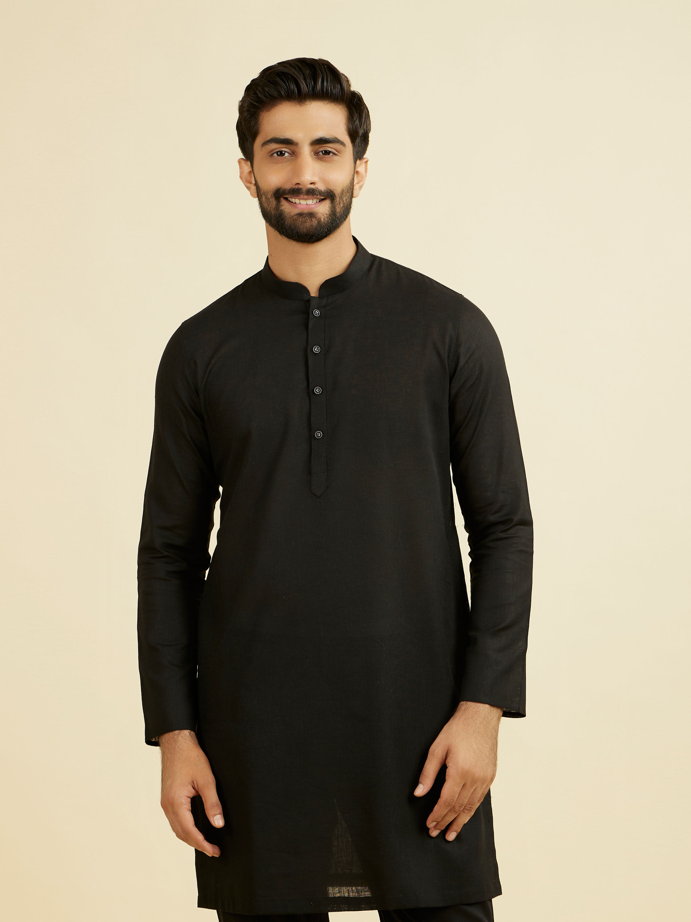 Manyavar Men Elegant Black Linen Kurta