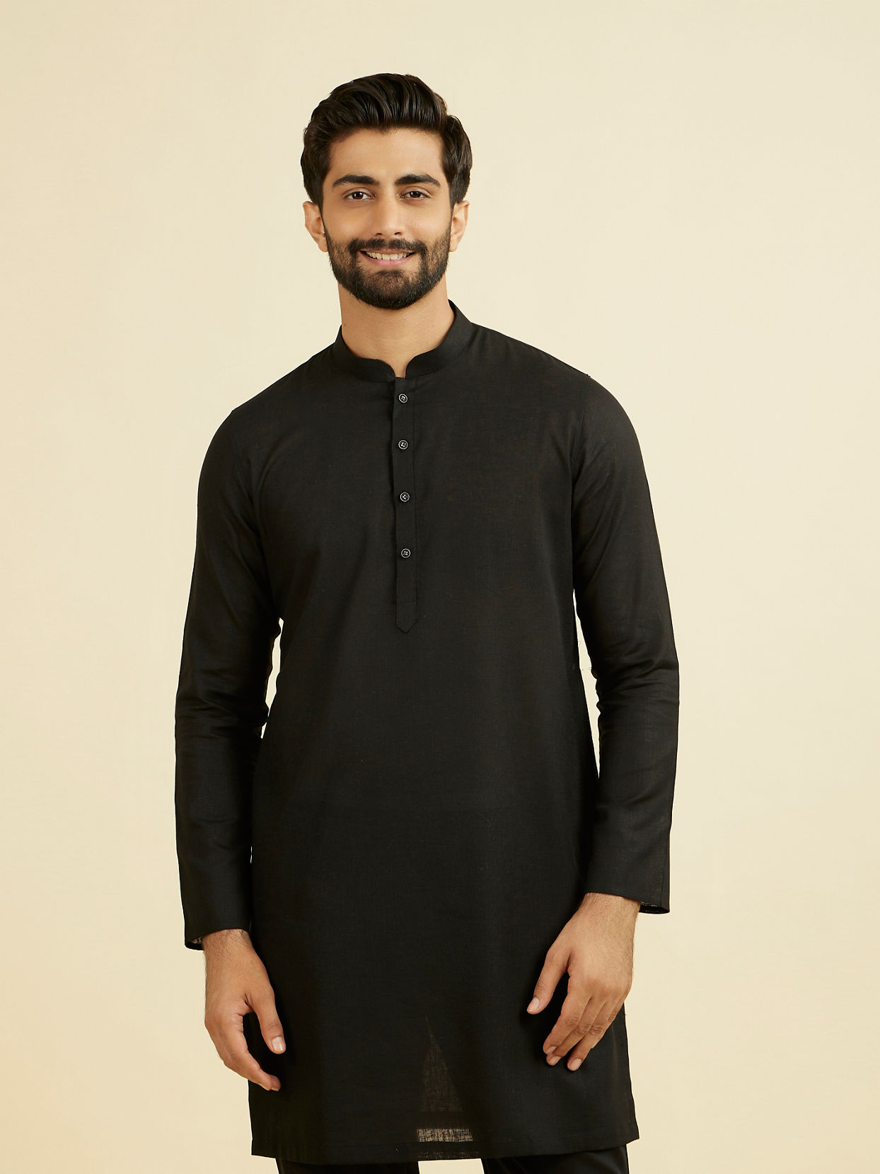Manyavar Men Elegant Black Linen Kurta