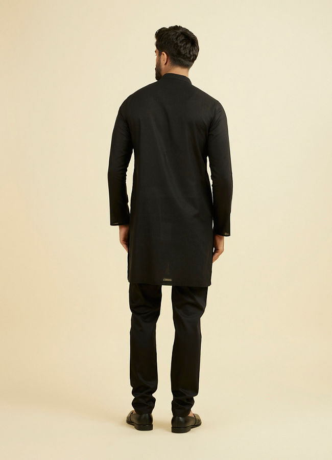 Manyavar Men Elegant Black Linen Kurta