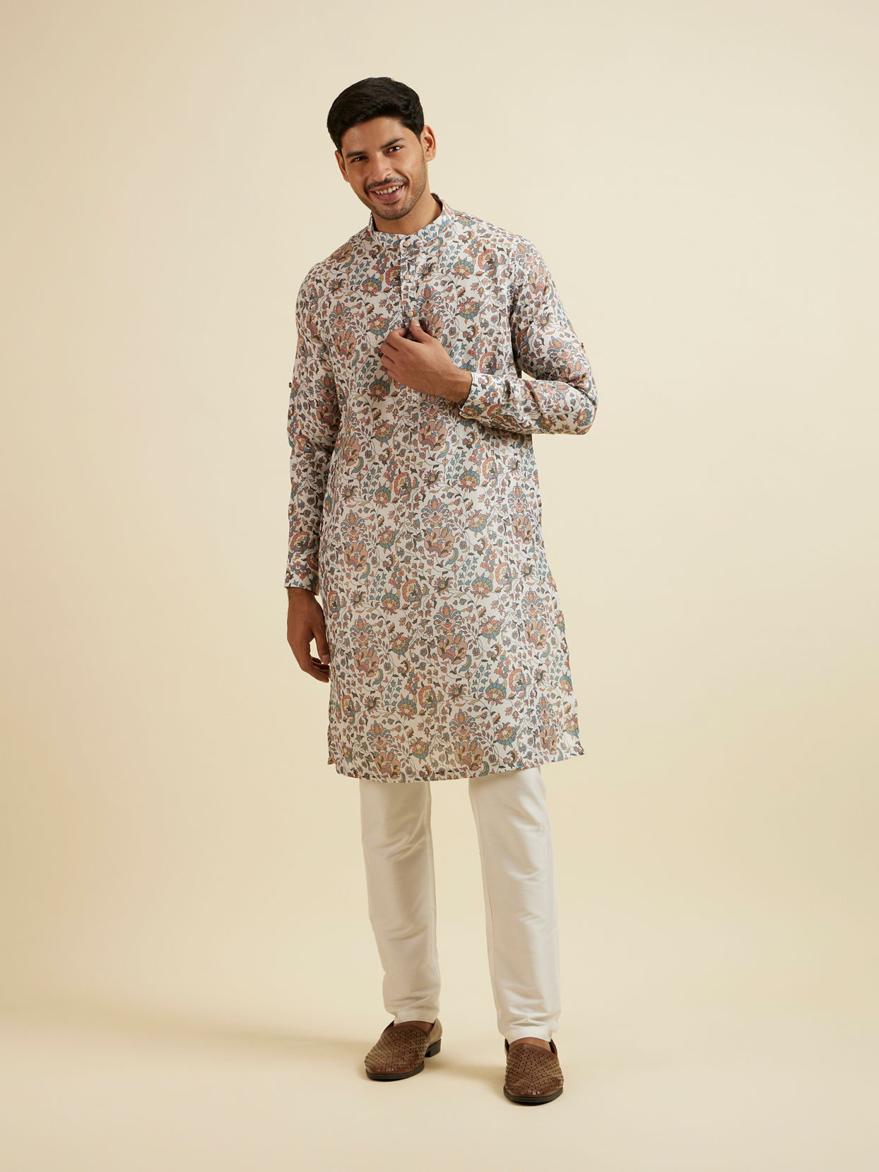 Manyavar Men Beige Bel Buti Printed Kurta image number 2