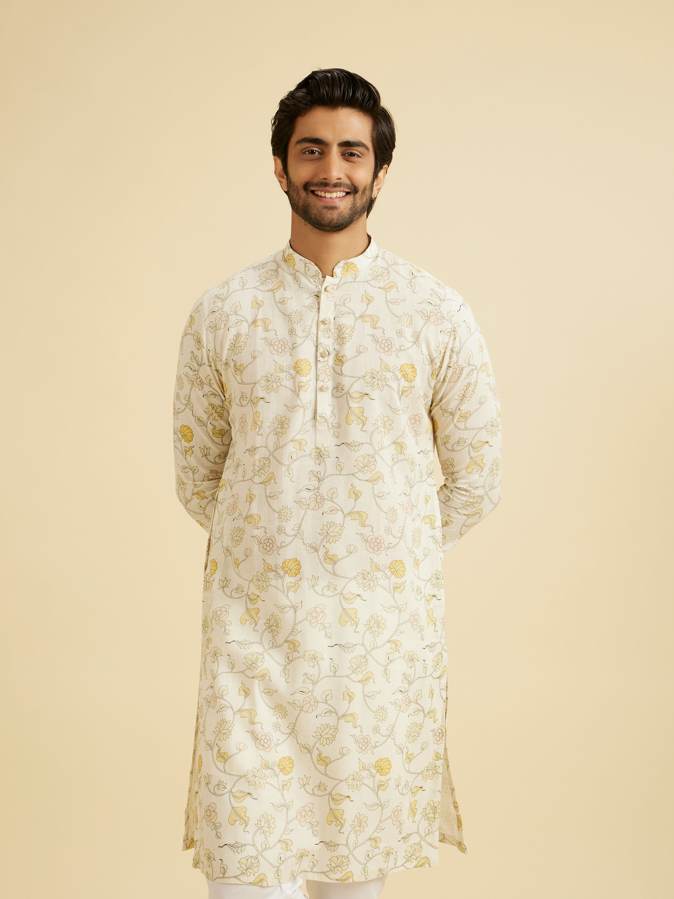 Manyavar Men Emerald Elegance Blended Linen Kurta