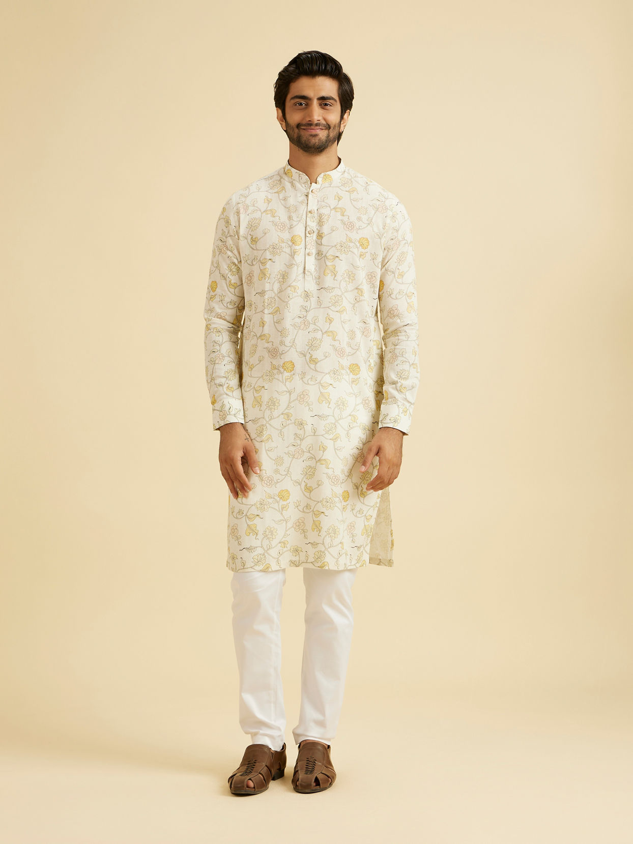 Manyavar Men Emerald Elegance Blended Linen Kurta