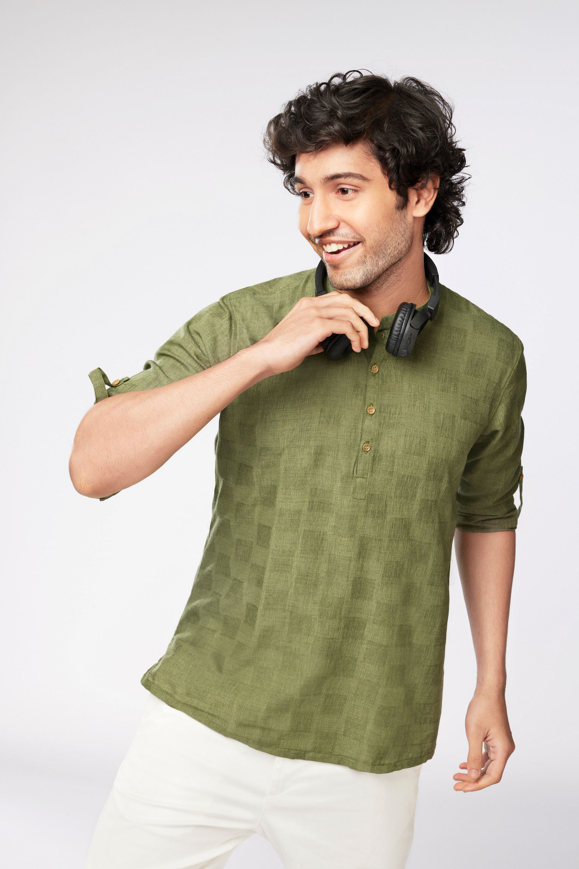 Manyavar Men Textured Green Kurta