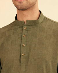 Manyavar Men Textured Green Kurta