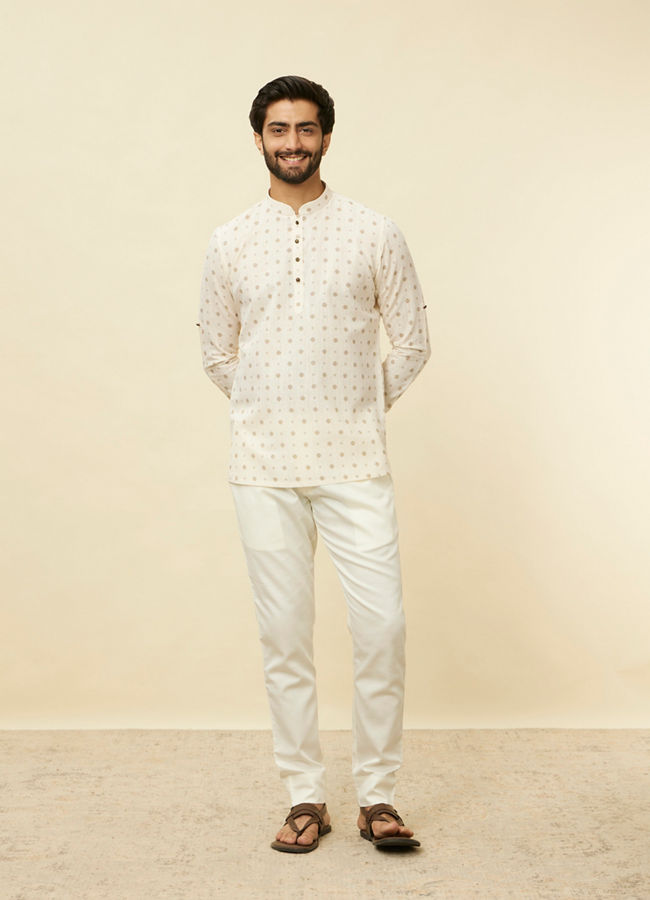 alt message - Manyavar Men Star White Shankh Printed Short Kurta image number 2