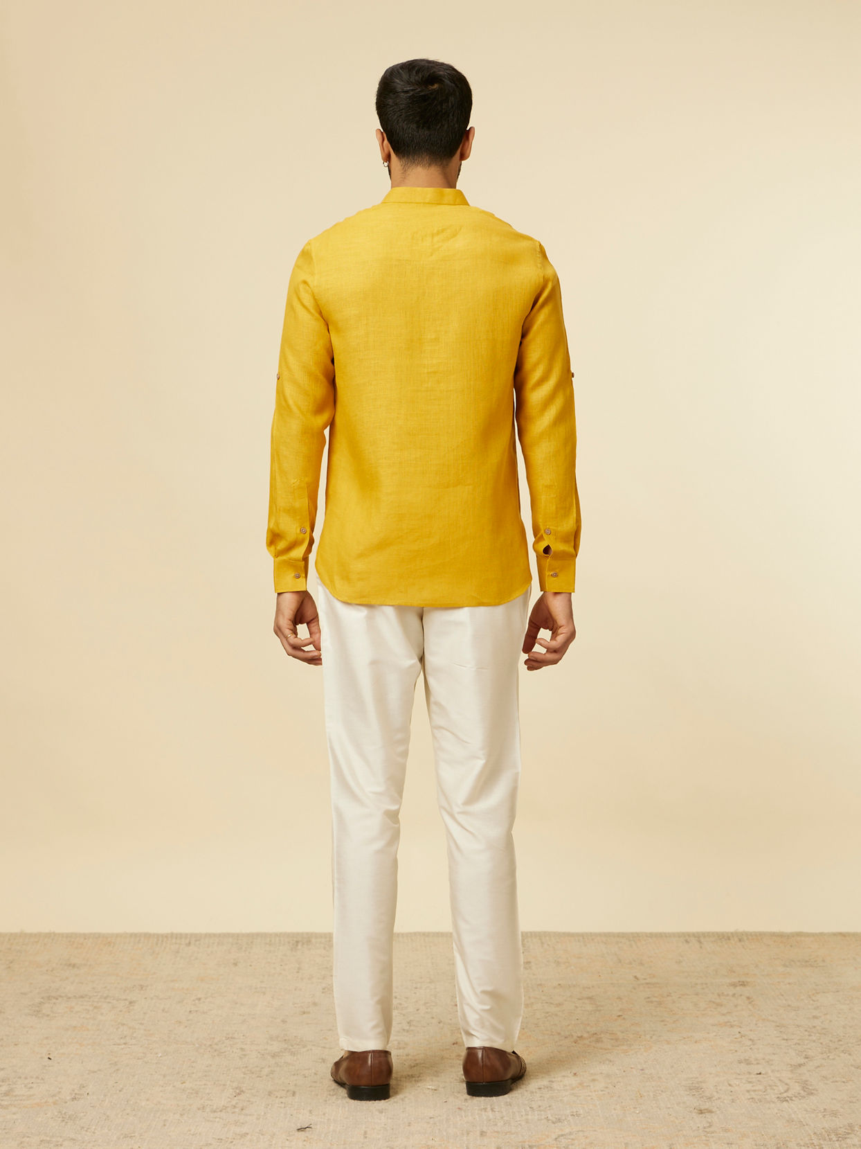 alt message - Manyavar Men Mustard Yellow Classic Short Kurta image number 3