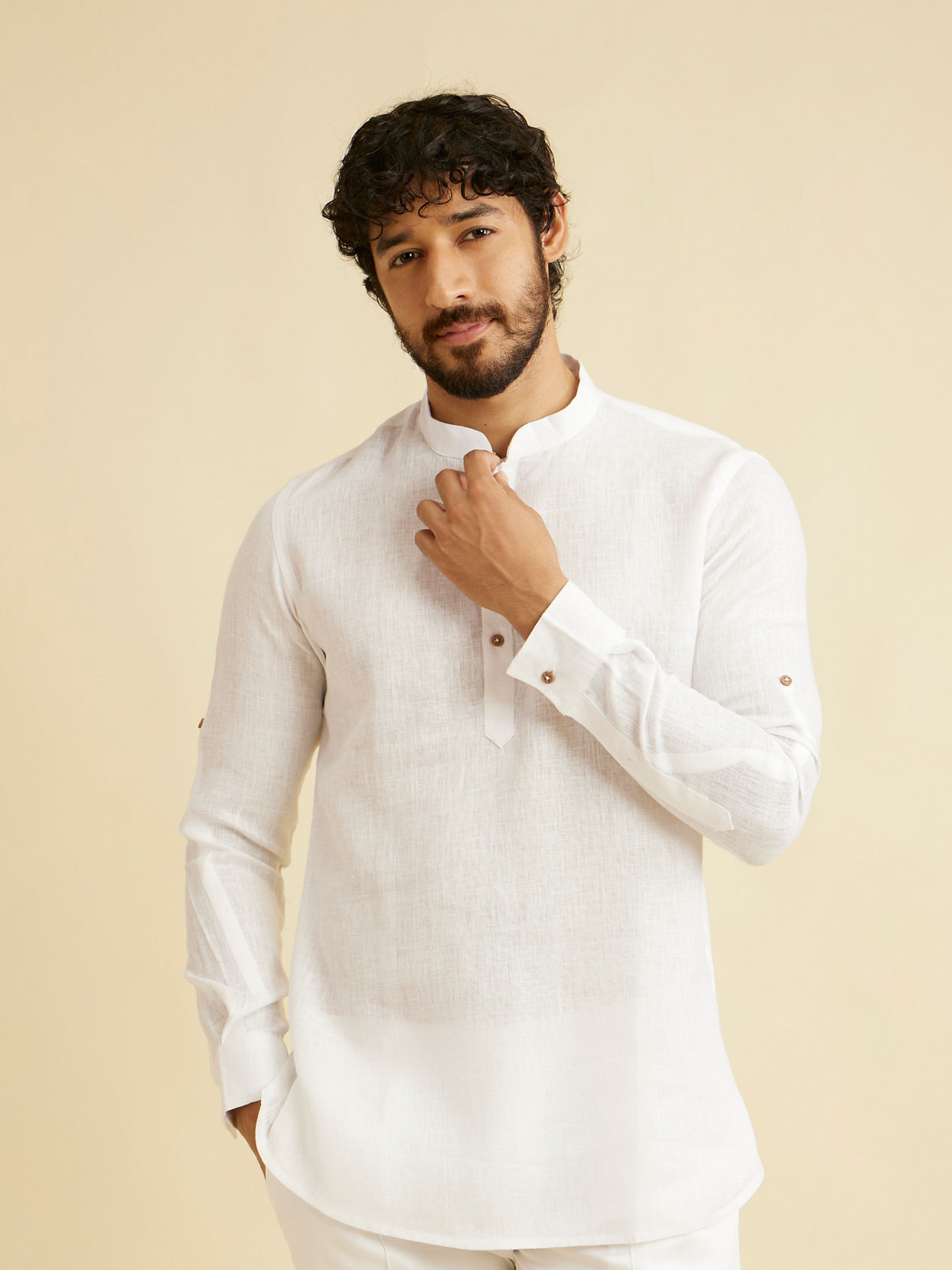 alt message - Manyavar Men Warm White Classic Short Kurta image number 0