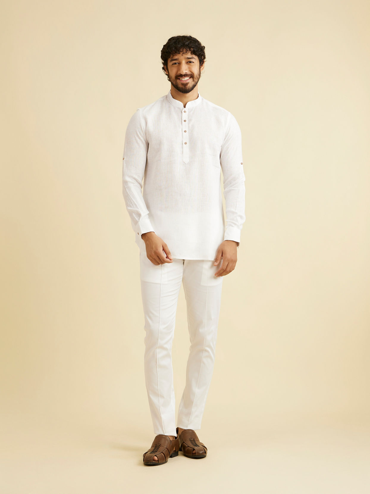 alt message - Manyavar Men Warm White Classic Short Kurta image number 2