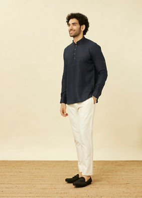 alt message - Manyavar Men Violet Blue Short Kurta image number 3