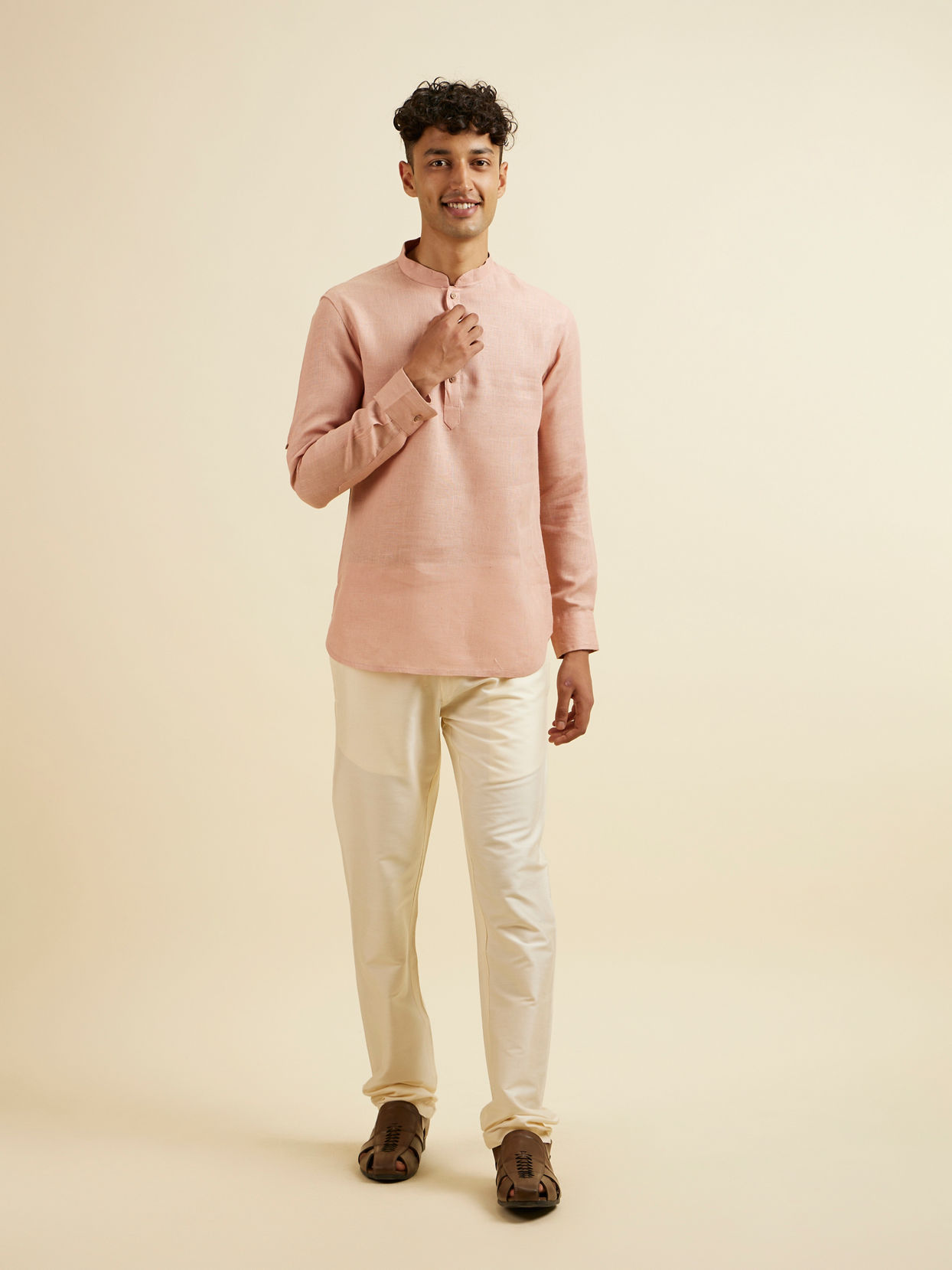 alt message - Manyavar Men Rose Pink Classic Short Kurta image number 2