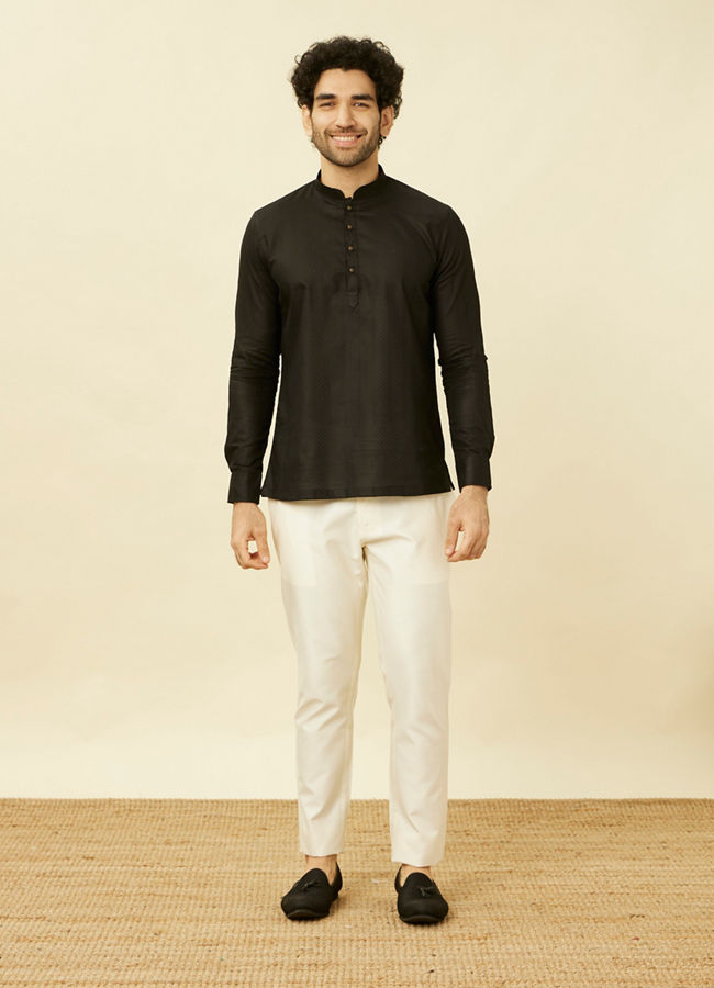 alt message - Manyavar Men Ebony Black Short Kurta image number 2