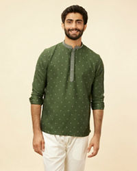 Manyavar Men Green Foil Print Zari Embroidered Kurta