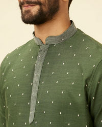 Manyavar Men Green Foil Print Zari Embroidered Kurta