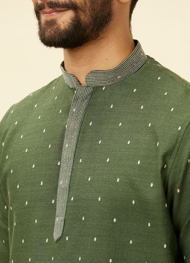 Manyavar Men Green Foil Print Zari Embroidered Kurta