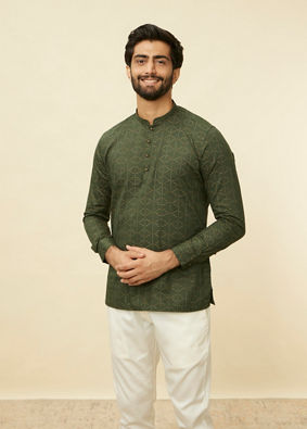 alt message - Manyavar Men Kale Green Linear Patterned Short Kurta image number 0