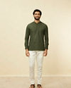 alt message - Manyavar Men Kale Green Linear Patterned Short Kurta image number 2