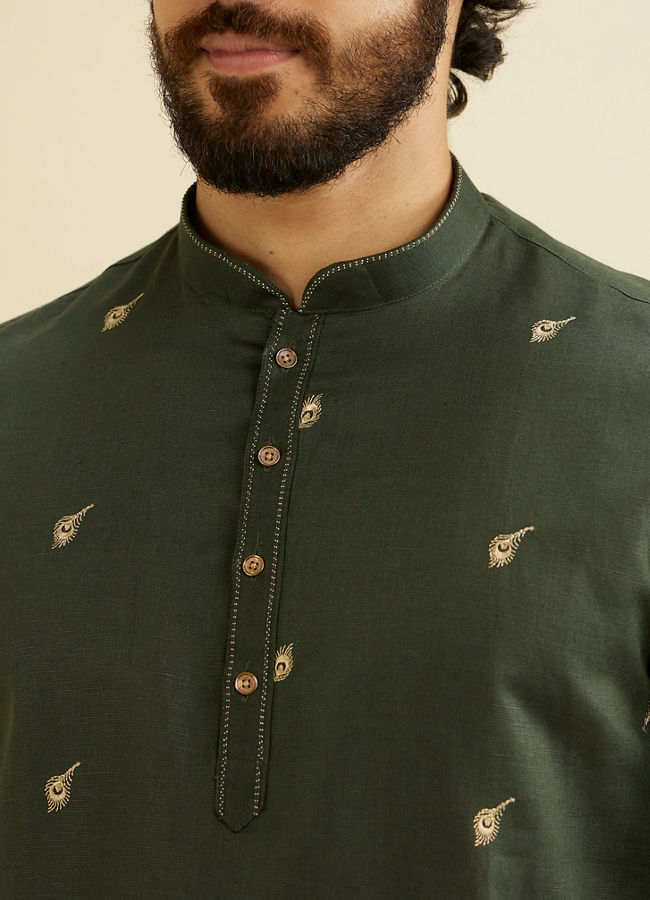 alt message - Manyavar Men Dark Green Embroidered Short Kurta image number 1