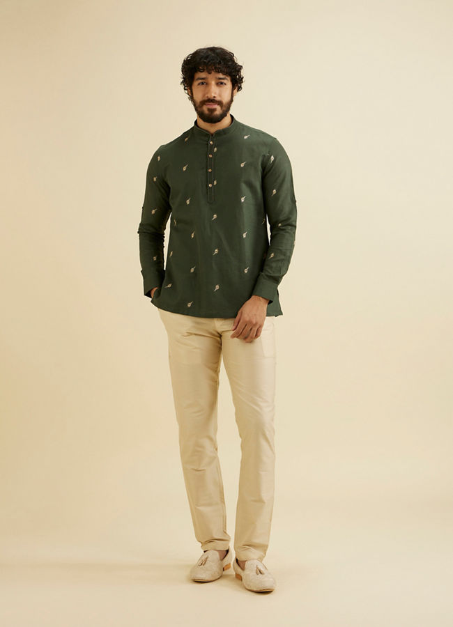 alt message - Manyavar Men Dark Green Embroidered Short Kurta image number 2