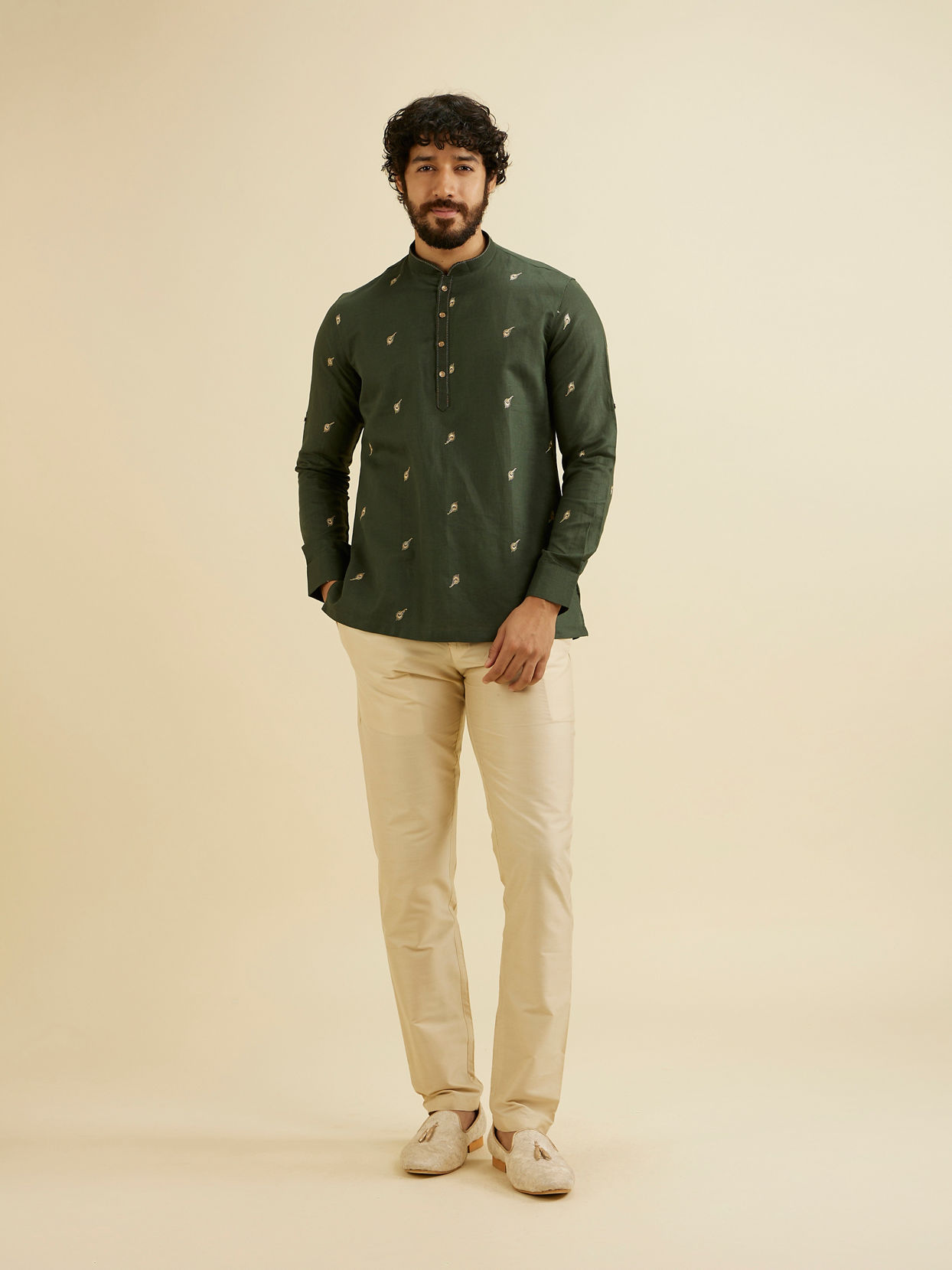 alt message - Manyavar Men Dark Green Embroidered Short Kurta image number 2