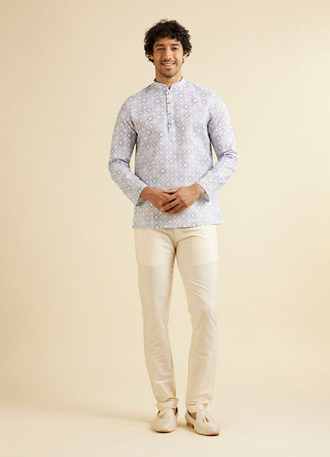 alt message - Manyavar Men Light Grey Grid Patterned Short Kurta image number 2