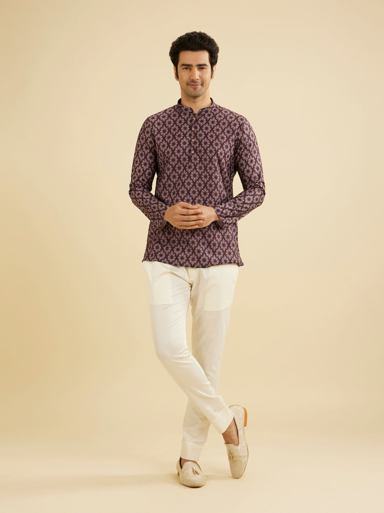 Manyavar Men Regal Wine Short Kurta image number 2