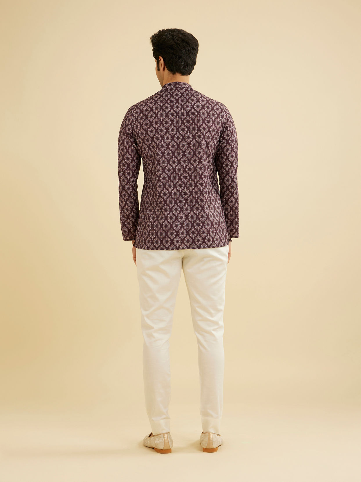 Manyavar Men Regal Wine Short Kurta image number 3