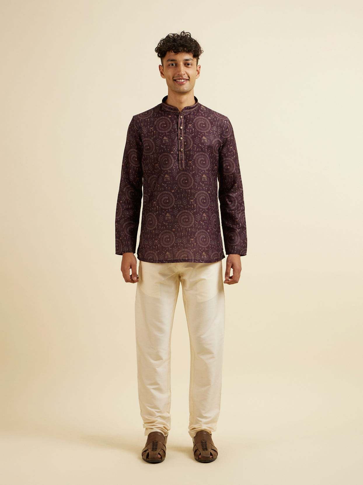 alt message - Manyavar Men Wine Worli Art Print Short Kurta image number 2