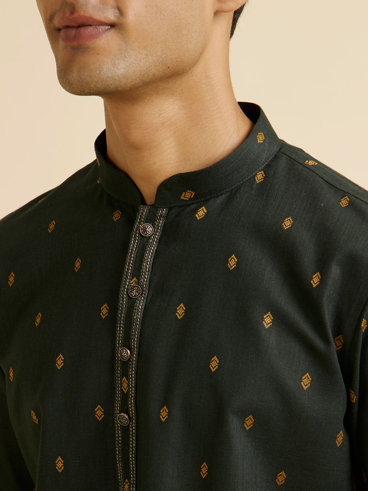 alt message - Manyavar Men Dark Green Buta Patterned Short Kurta image number 1