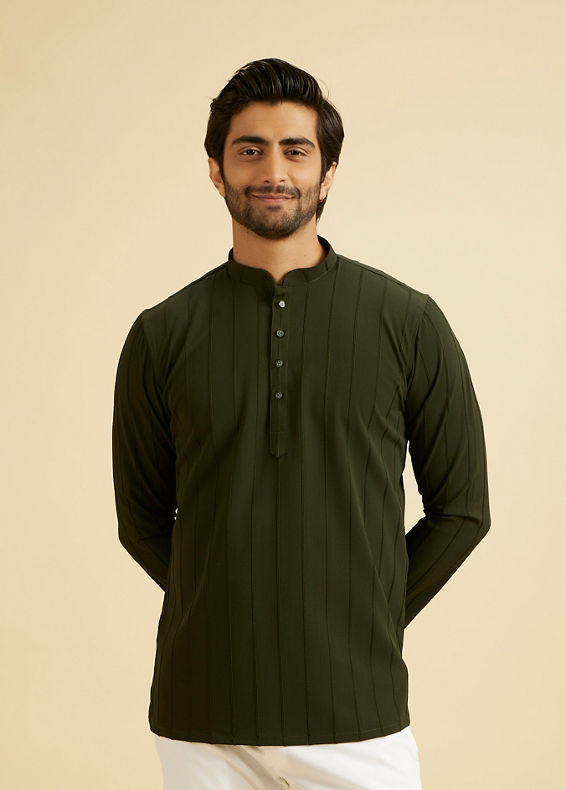 Manyavar Men Emerald Elegance Crepe Kurta