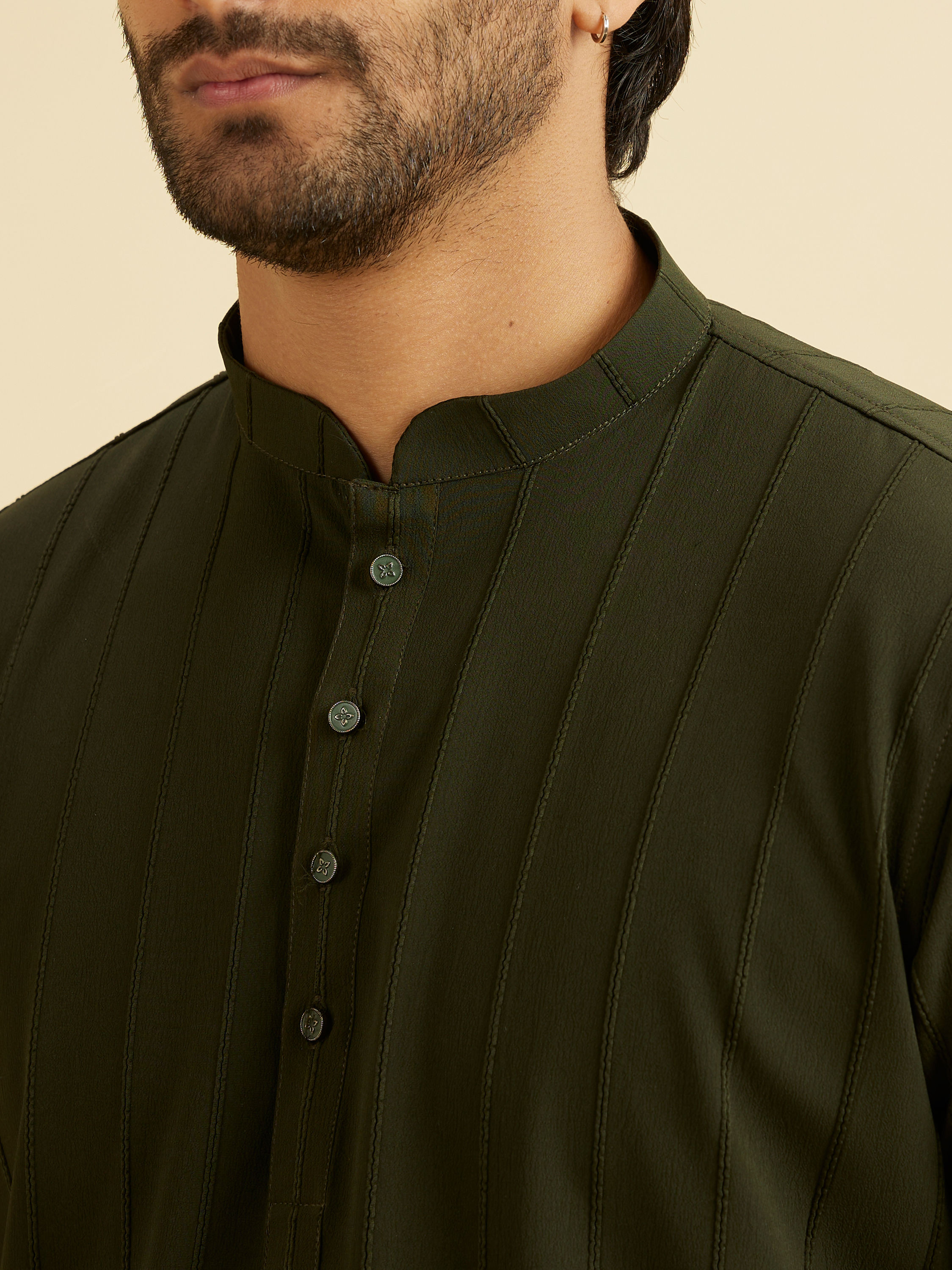 Manyavar Men Emerald Elegance Crepe Kurta