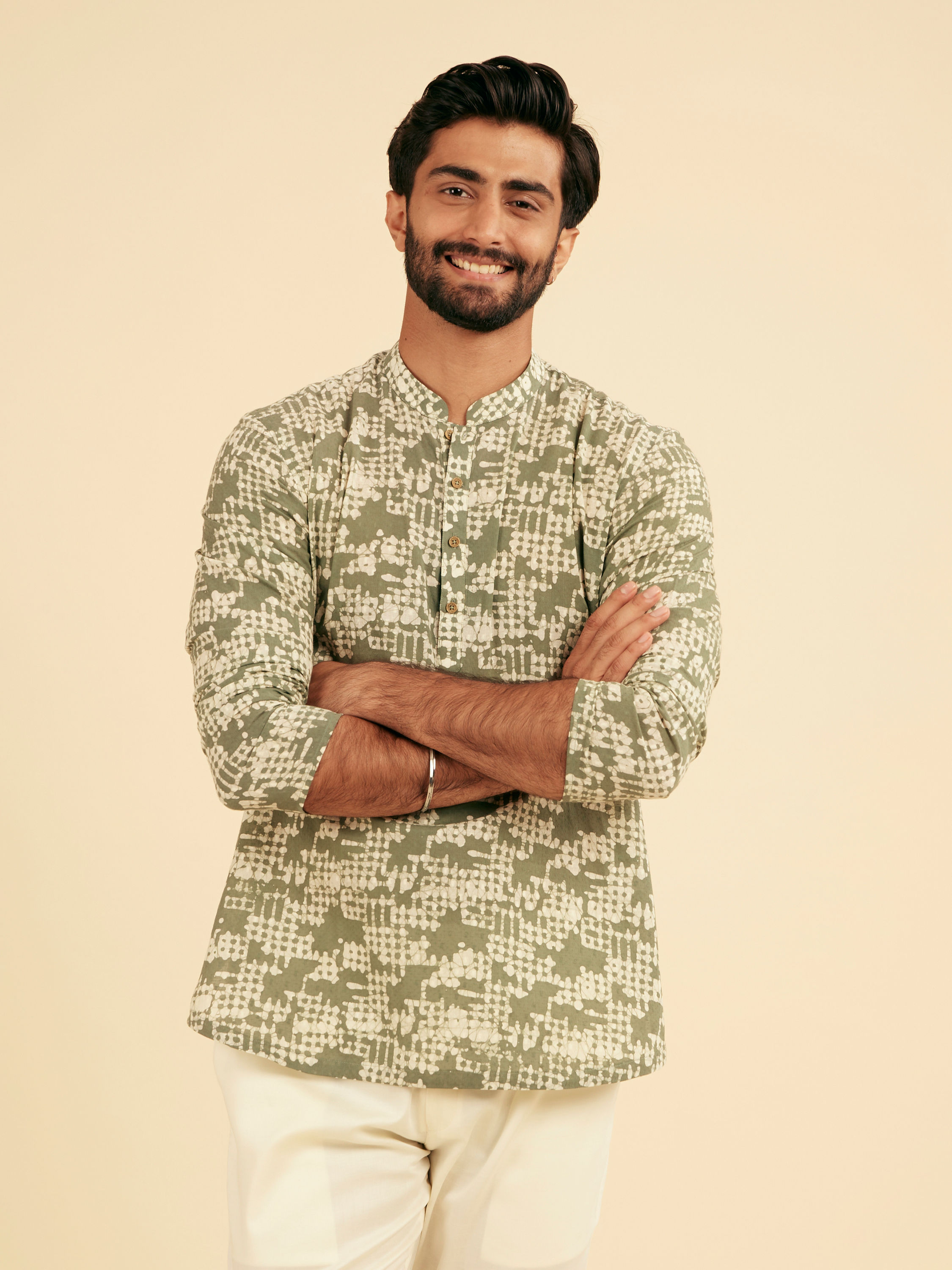 Manyavar Men Light Mid Green Classic Short Kurta