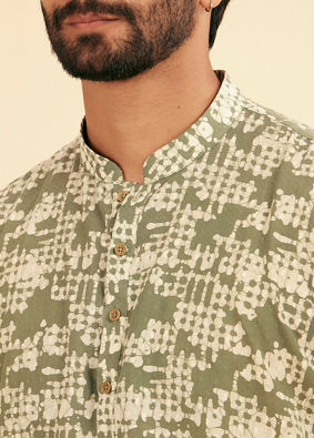 Manyavar Men Light Mid Green Classic Short Kurta
