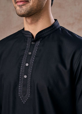 Manyavar Men Black Majestic Elegance Short Kurta