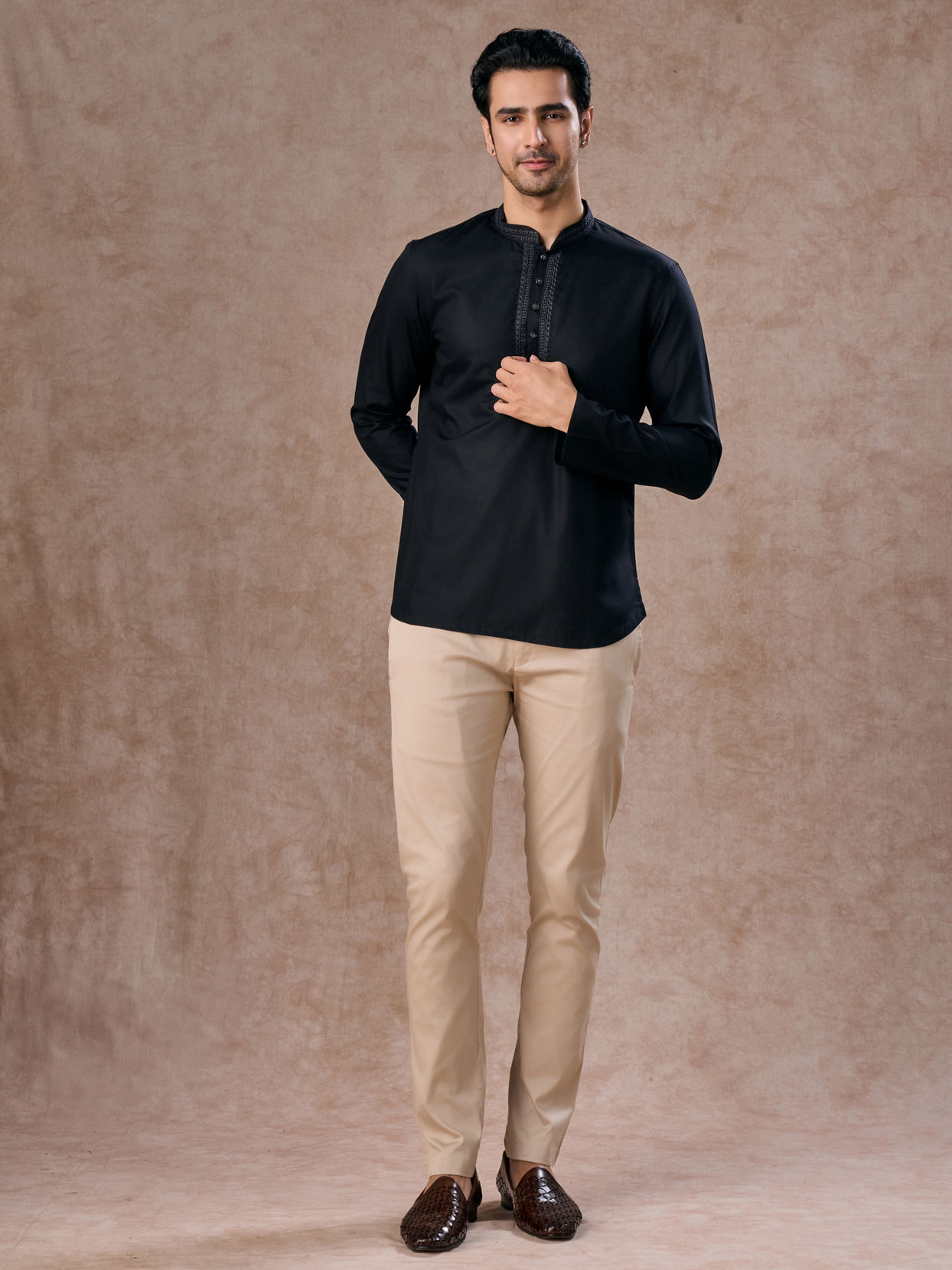 Manyavar Men Black Majestic Elegance Short Kurta