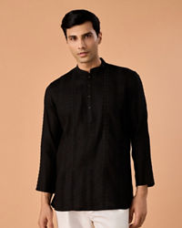 Manyavar Men Elegant Black Linen Short Kurta